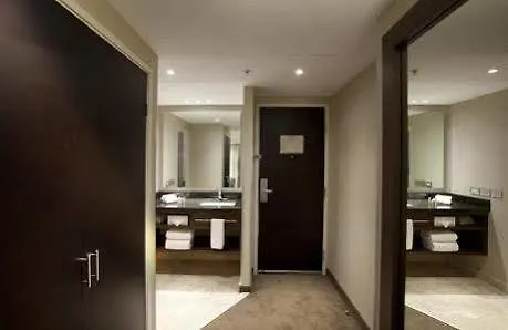 Hotel Doubletree By Hilton Airport Area 3*